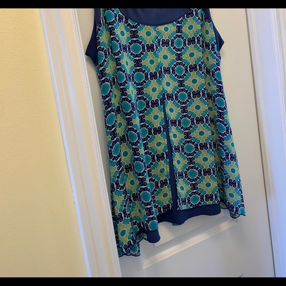 Sheer tank top with flowing bottom - Picture 2 of 3